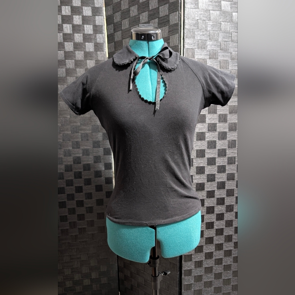 Chic Black Scalloped Collar Women's Top